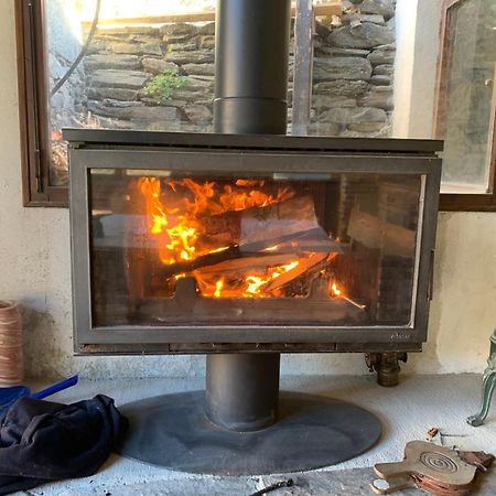 Gîte paisible au cœur des montagnes à Nohèdes Esterno foto