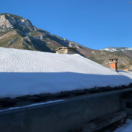 Gîte paisible au cœur des montagnes à Nohèdes Esterno foto