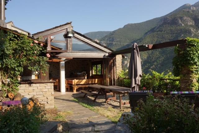 Gîte paisible au cœur des montagnes à Nohèdes Esterno foto